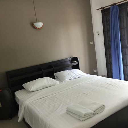 Escobar Guesthouse Pantai Jomtien Luaran gambar