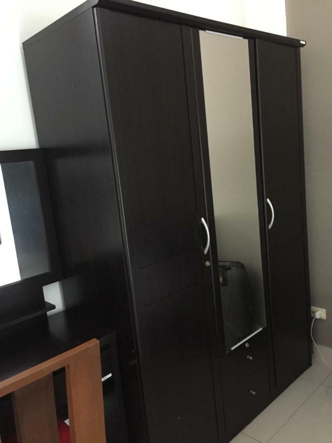 Escobar Guesthouse Pantai Jomtien Luaran gambar