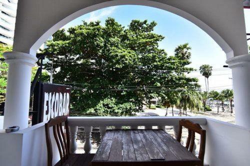 Escobar Guesthouse Pantai Jomtien Luaran gambar