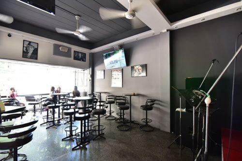 Escobar Guesthouse Pantai Jomtien Luaran gambar